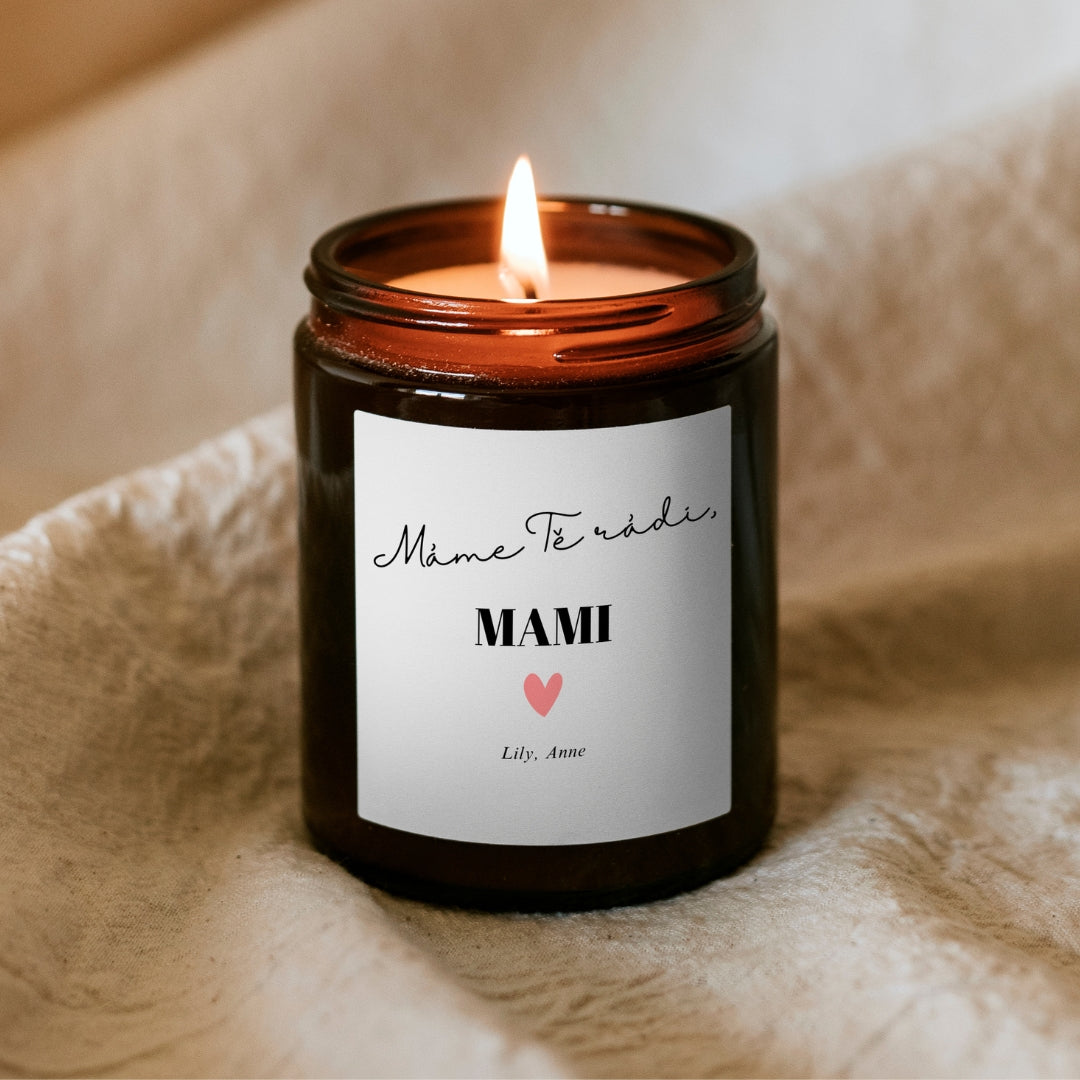Máme Tě rádi, Mami – svíčka