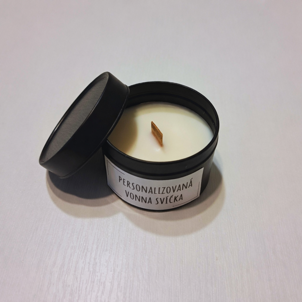 Personalizovaná vonná svíčka s dřevěným knotem