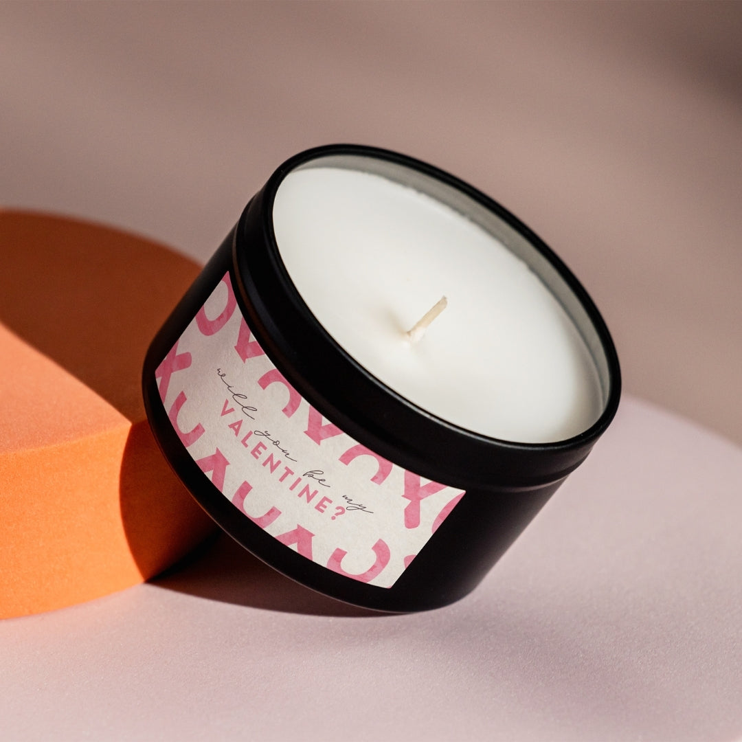 Will you be my Valentine? – svíčka v černé kovové dóze
