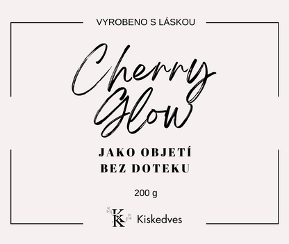Cherry Glow - Vonná svíčka od Kiskedves